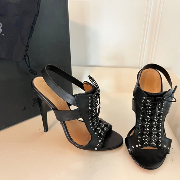 LAMB heels - Picture 2 of 4